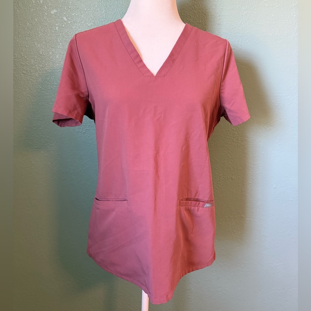 Figs casma scrub top in mauve